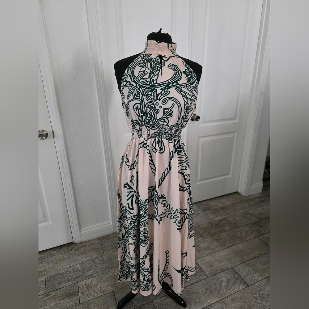 Elegant Green and Cream Patterned Dress